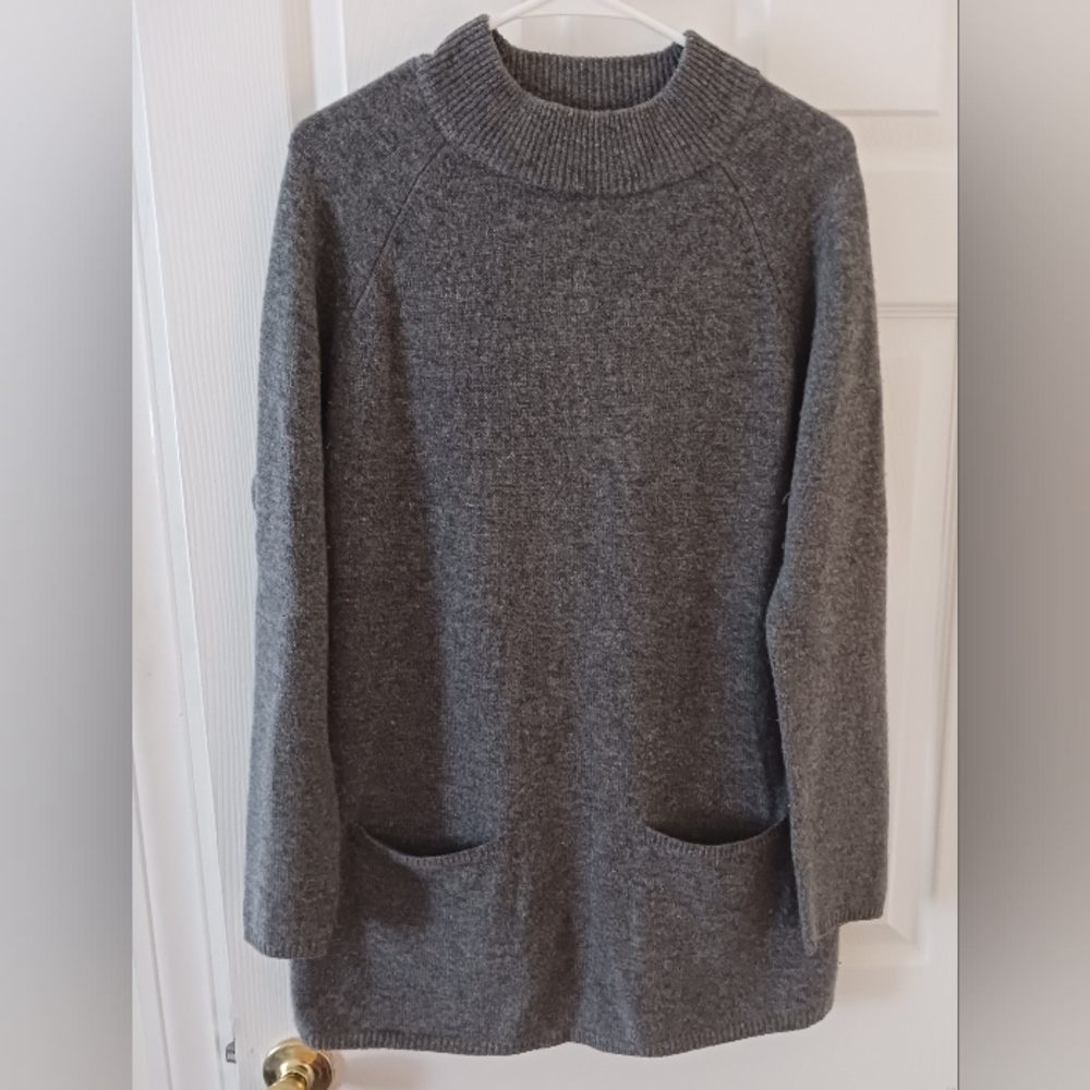 Hallhuber German Gray Wool/Cashmere Tunic Sweater With Pockets Size L.